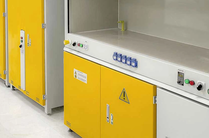 کمدهای آزمایشگاهی